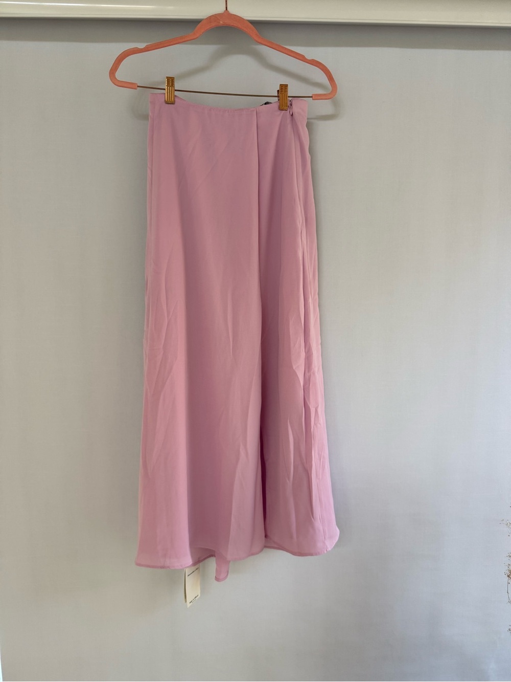 A&F pink satin skirt with slit